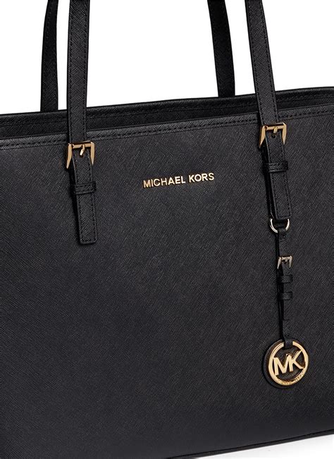 michael michael kors jet set travel black goedkoopste gezocht|Michael Kors saffiano bag.